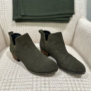 Nordstrom BP Olive Green Suede Ankle Booties Women’s 7.5